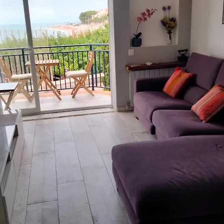 Beachfront Apartment With Private Parking Sant Pol De Mar Exterior photo
