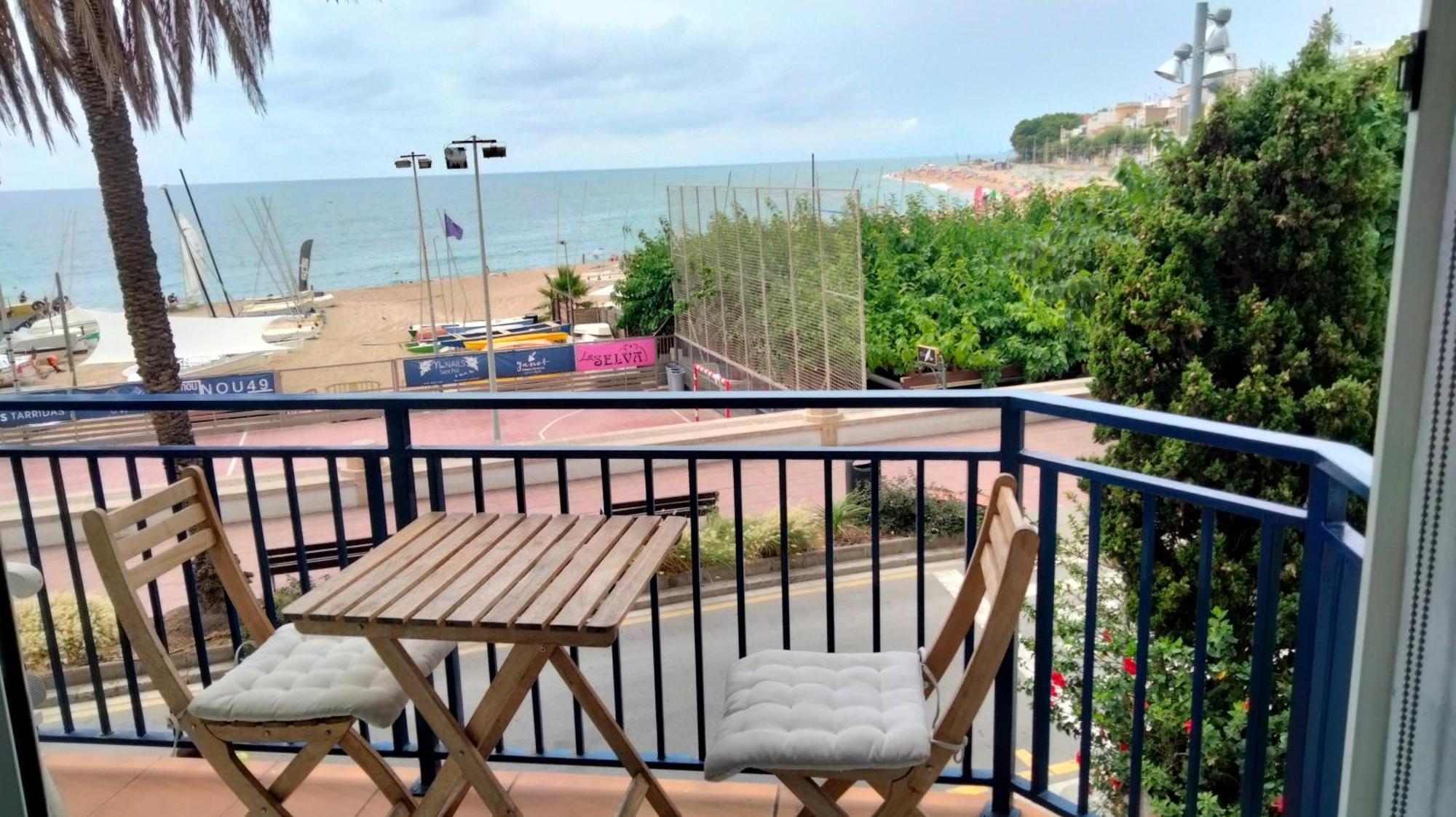 Beachfront With Private Parking Appartement